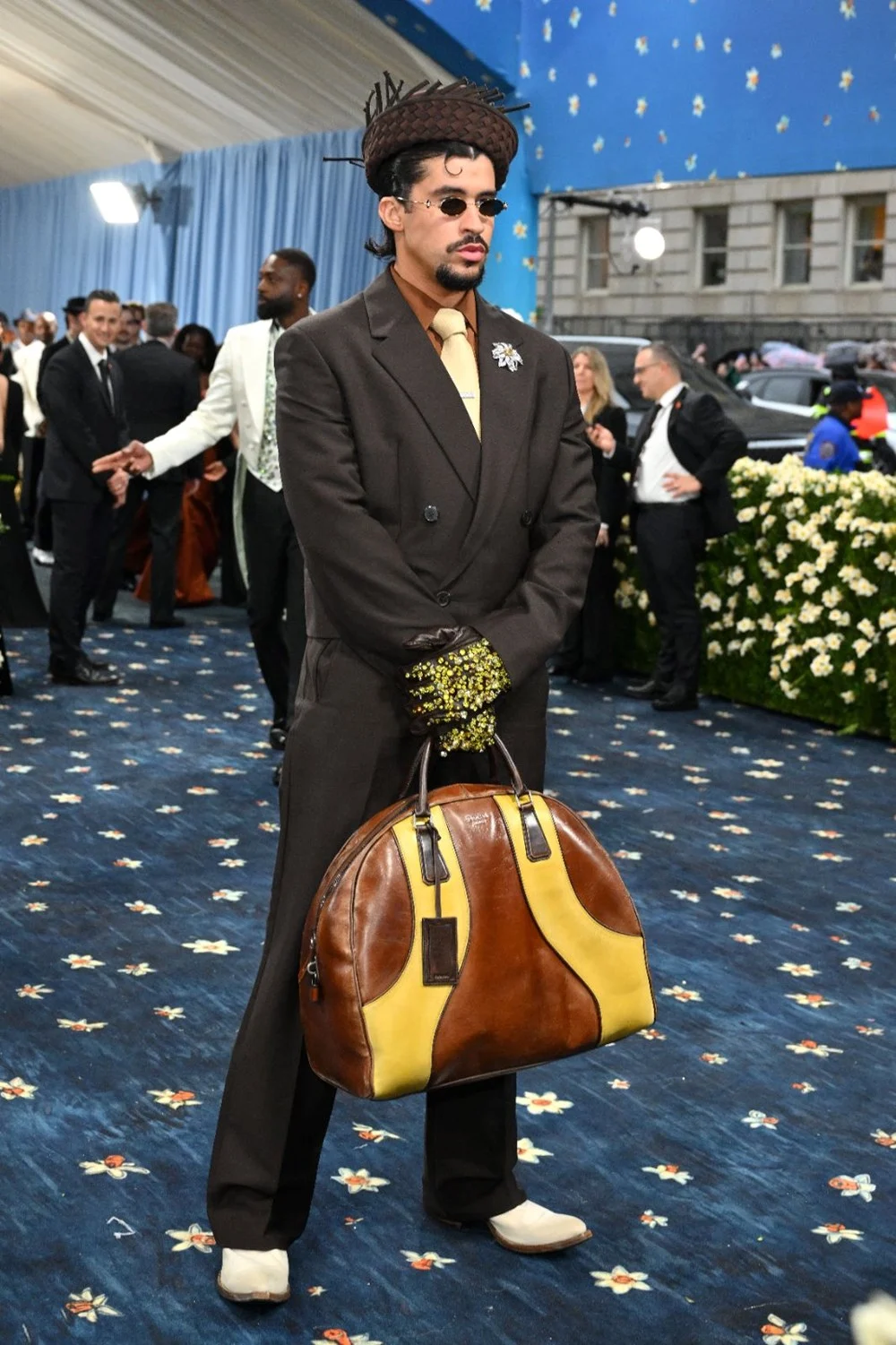 Met Gala kırmızı halısı | Yılın moda  olayında Rihanna yine hamile! - 12