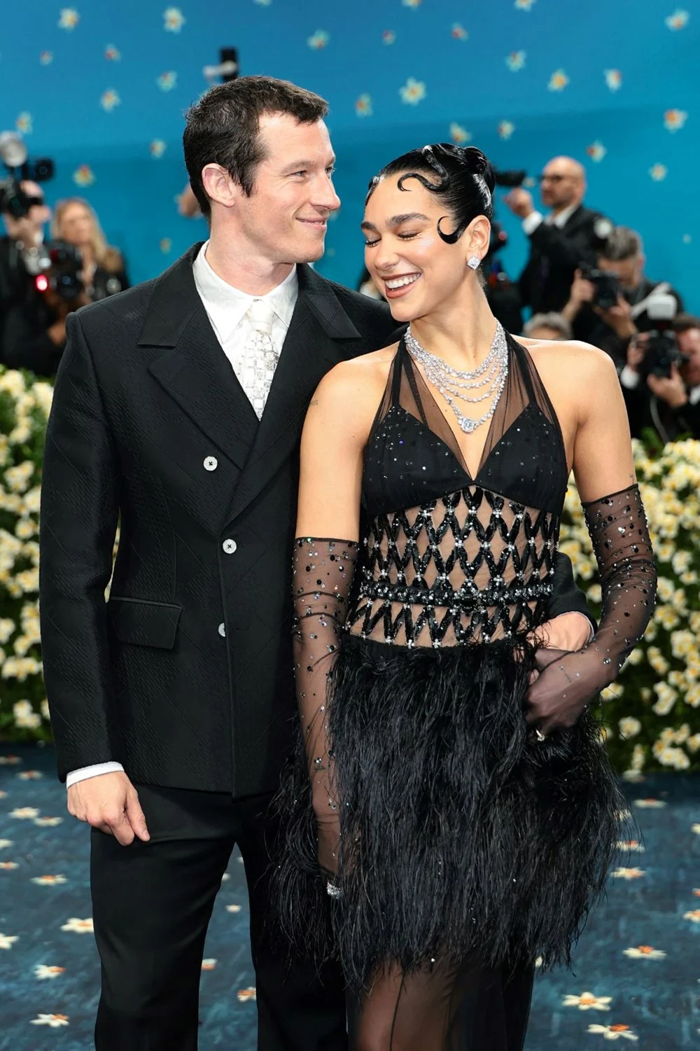 Met Gala kırmızı halısı | Yılın moda  olayında Rihanna yine hamile! - 4